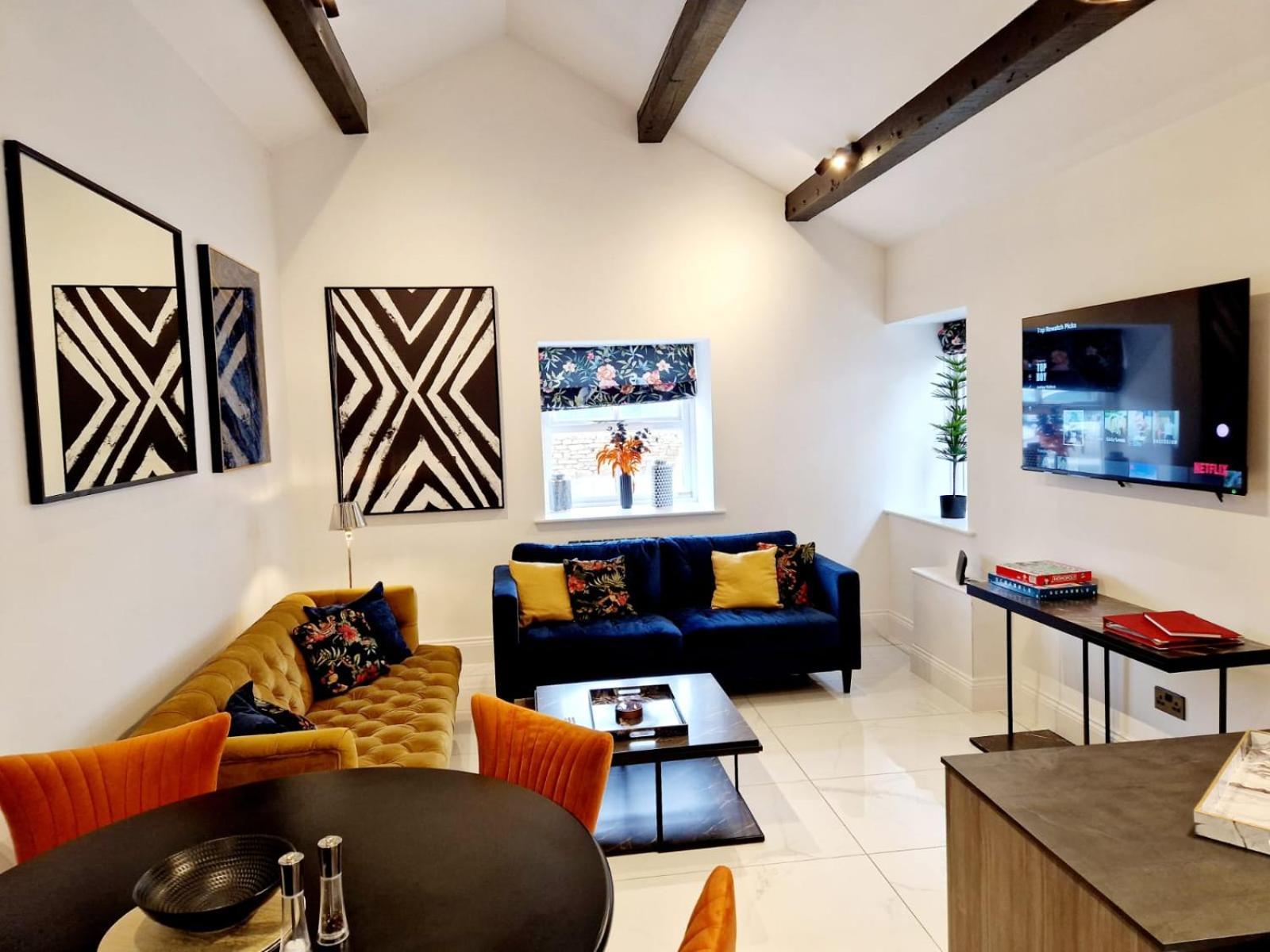 The Hamilton Luxury Let's- Holly Barn Holiday home