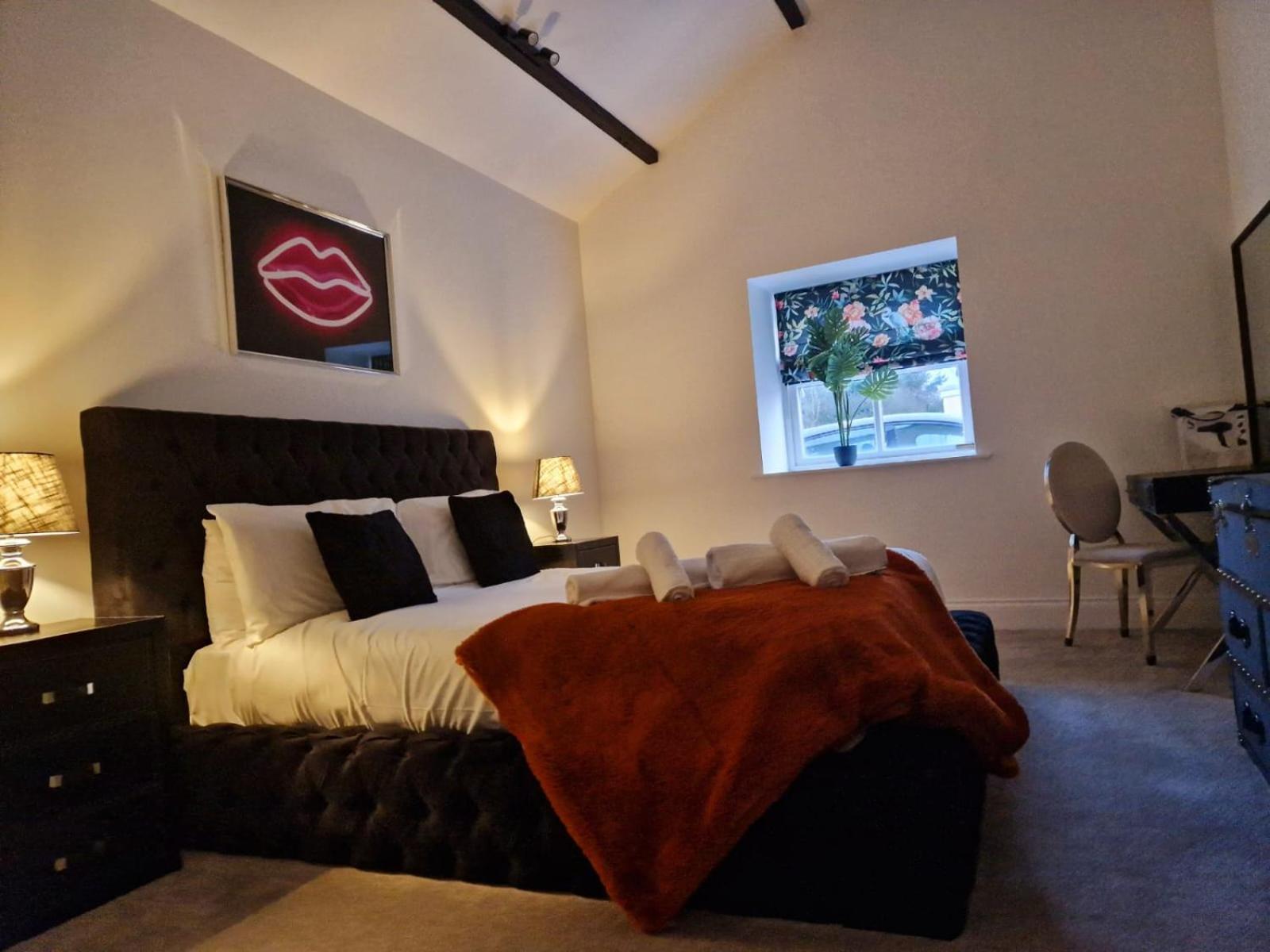 The Hamilton Luxury Let's- Holly Barn Holiday home Scorton (Lancashire)