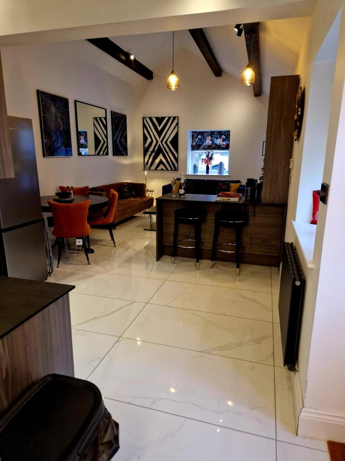 Holiday home The Hamilton Luxury Let's- Holly Barn *
