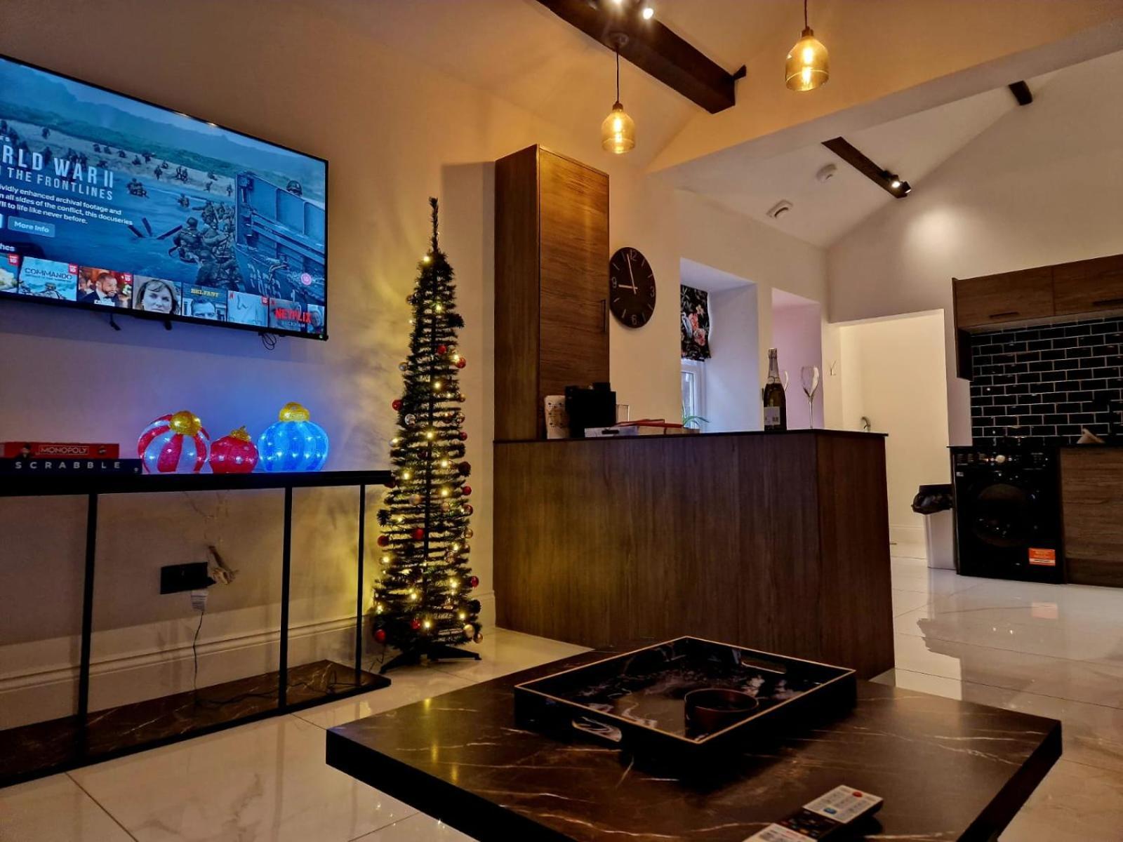 Holiday home The Hamilton Luxury Let's- Holly Barn *