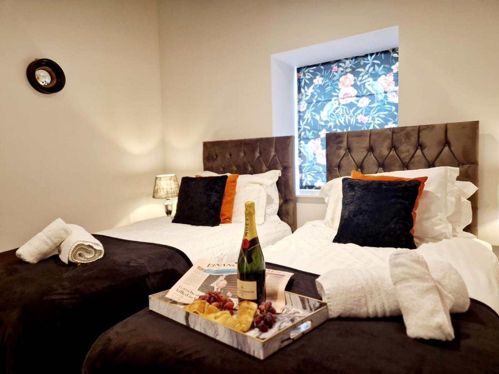 The Hamilton Luxury Let's- Holly Barn Scorton (Lancashire)