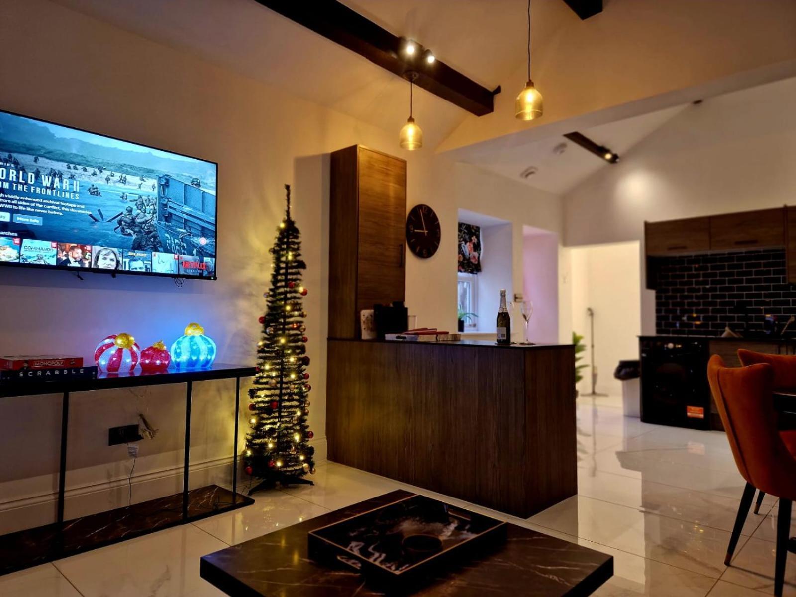The Hamilton Luxury Let's- Holly Barn Holiday home *