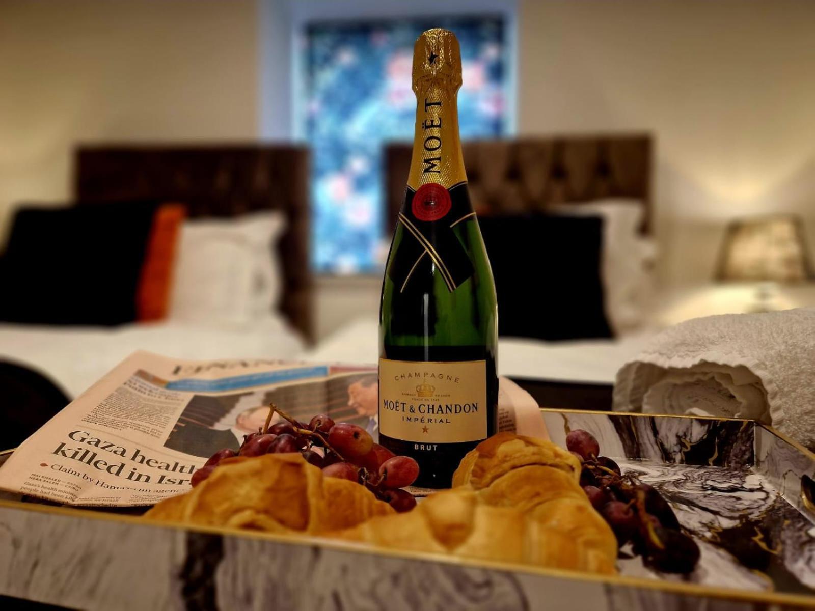 The Hamilton Luxury Let's- Holly Barn Scorton (Lancashire)